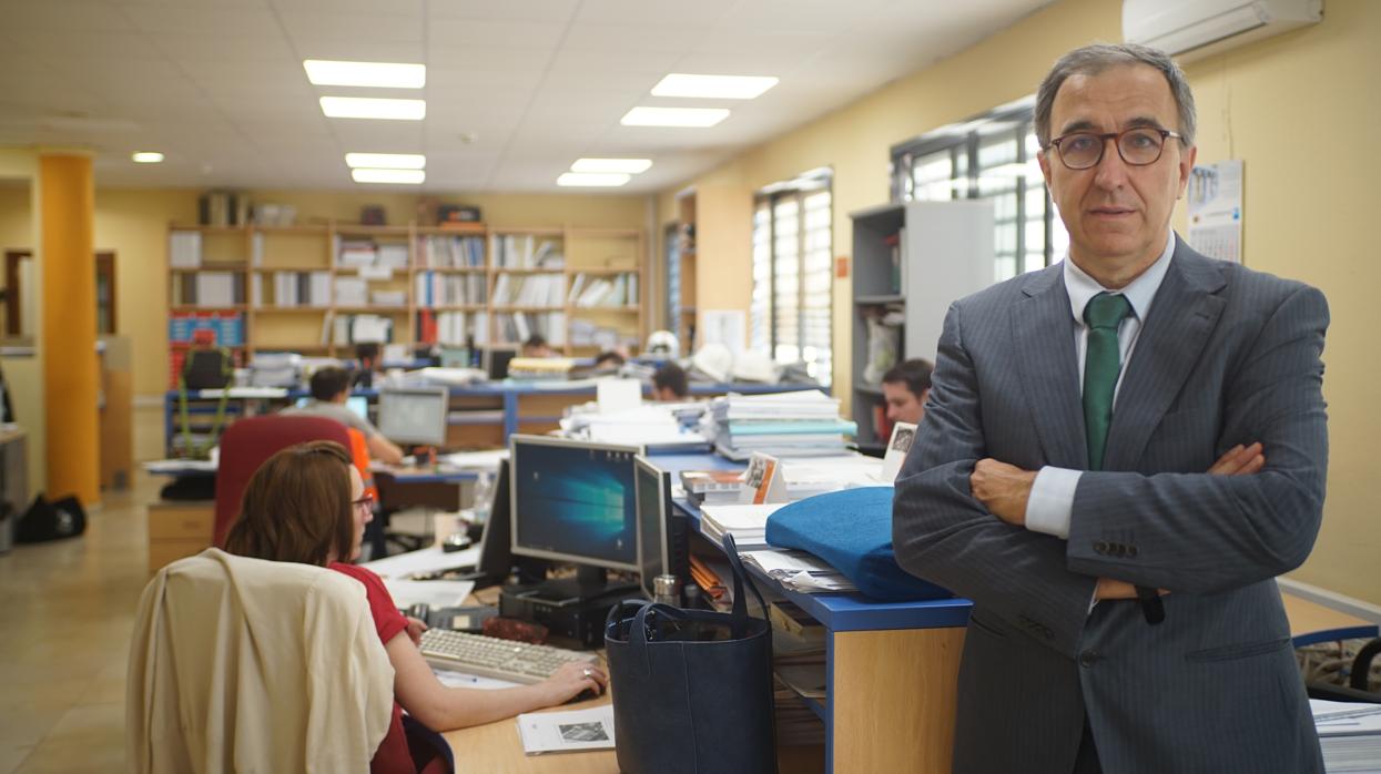 Aurelio Azaña, fundador y CEO de Azcatec, en la sede de la empresa