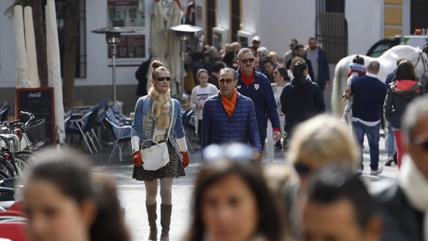 Andalucía mantiene la distancia con las comunidades ricas