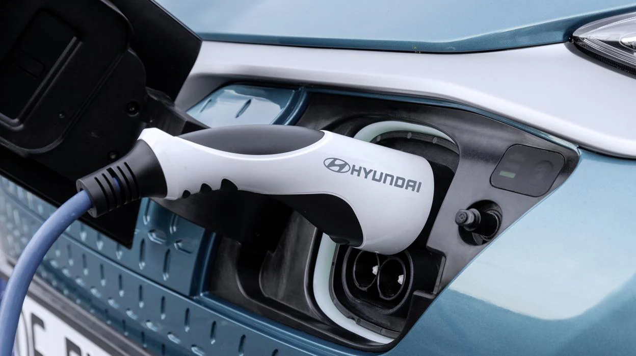 Las ayudas para comprar coches eléctricos oscilan entre los 600 y los 15.000 euros