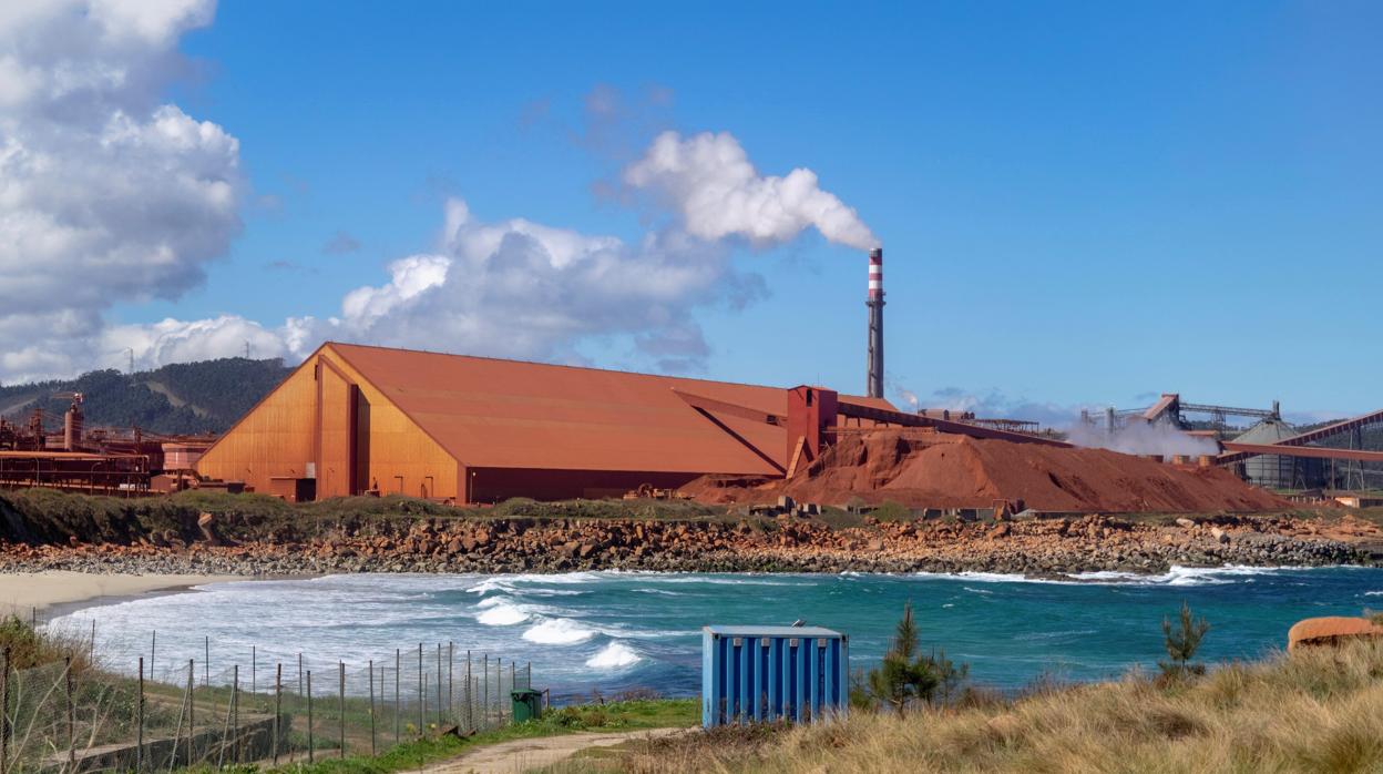 Una planta en Lugo que es la única fábrica de aluminio primario que Alcoa mantiene abierta en España