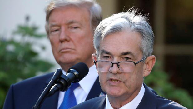 Trump revela sus candidatos para cubrir dos vacantes en la Fed, a cuyo presidente cuestiona