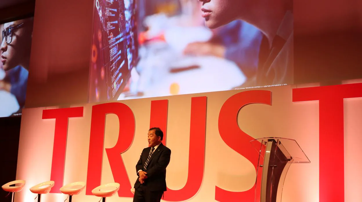 El CEO de Fujitsu Laboratories, el doctor Hirotaka Hara, durante la inauguración del evento