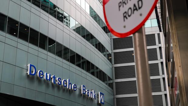 Los poseedores de certificados de Deutsche Bank temen por su inversión