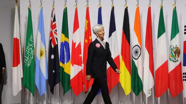 Christine Lagarde dimite como directora gerente del FMI