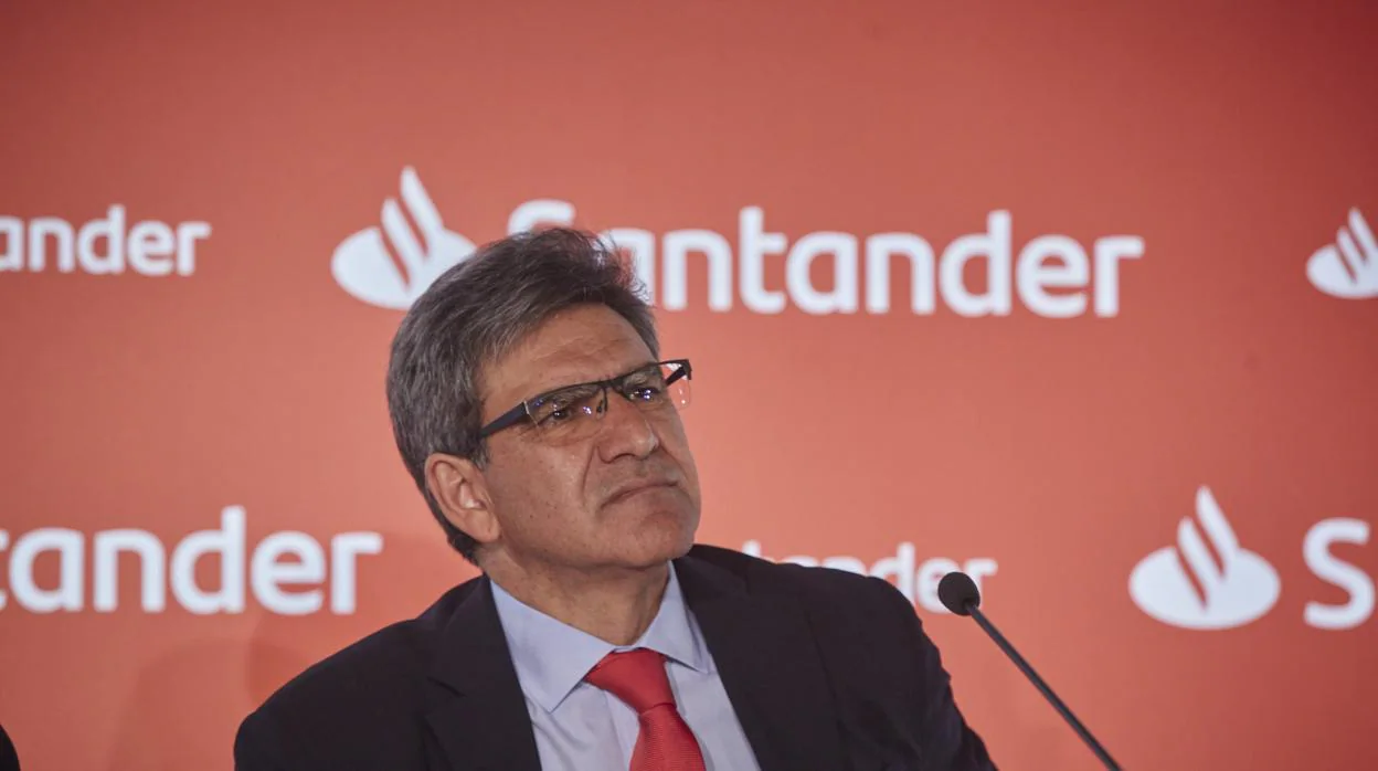 José Antonio Álvarez, consejero delegado del banco, José Antonio García Cantera,