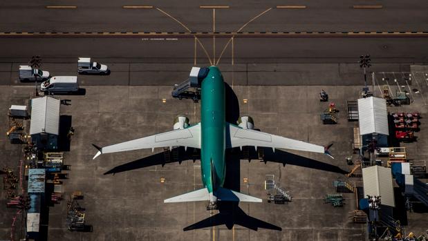 Boeing no descarta paralizar la producción de los aviones 737 si se retrasa su vuelta al servicio