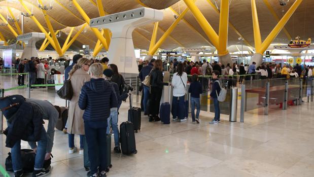 Madrid-Barajas registra 5,94 millones de pasajeros en julio, el mejor registro histórico en un mes