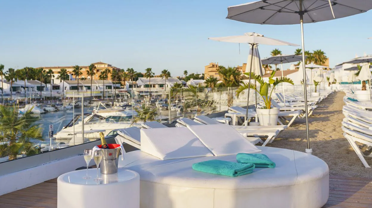 Piscina del hotel Lago Resort Menorca