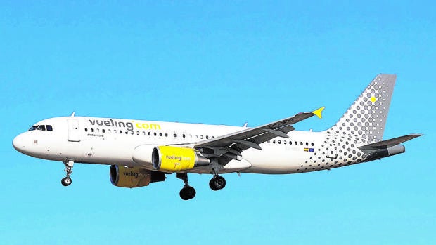 Vueling cancela 112 vuelos este fin de semana en El Prat por la huelga de Iberia