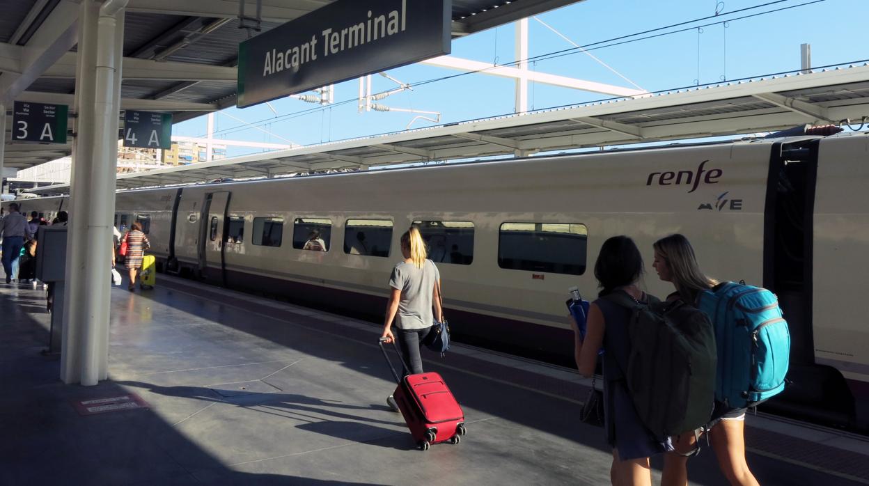 La huelga de Renfe del 30 de agosto afectará a 222 trenes de viajeros de los 601 previstos