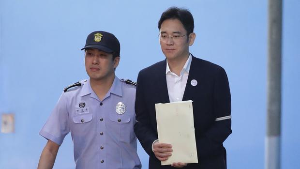 El Tribunal Supremo de Corea imputa nuevos cargos al heredero de Samsung