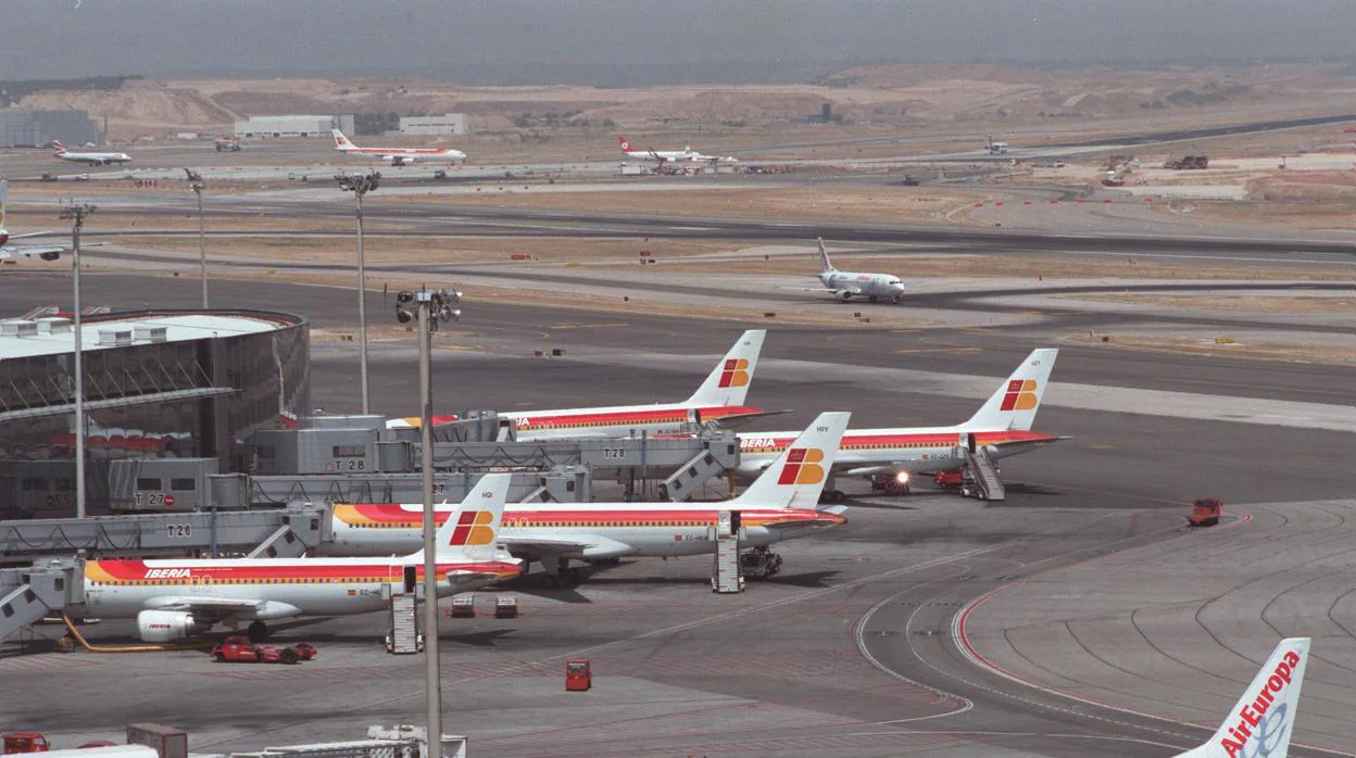 Aviones en el aeropuerto de Barajas en una imagen de archivo