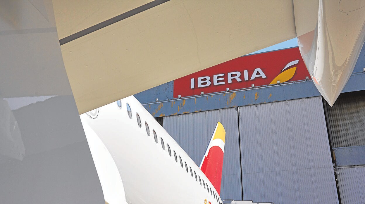 Iberia cancela temporalmente la negociación del convenio colectivo por la «sucesión» de huelgas