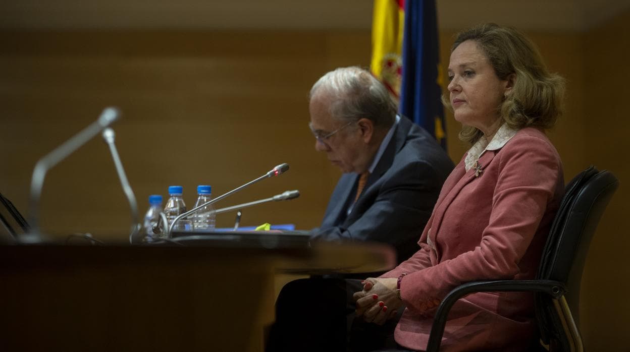 El secretario general de la OCDE, Ángel Gurría, la ministra de Economía, Nadia Calviño