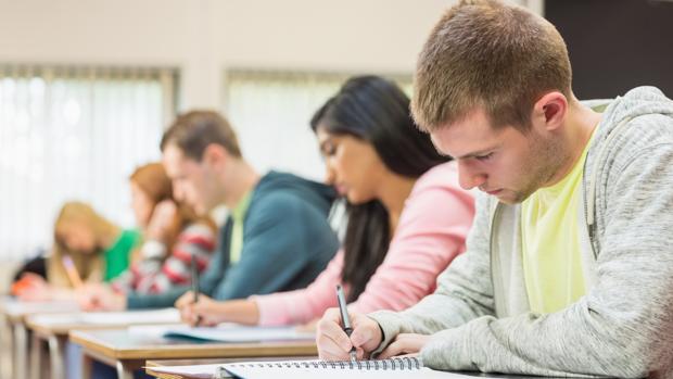 Los jóvenes prefieren estudiar a trabajar pese a la recuperación económica y otras noticias económicas