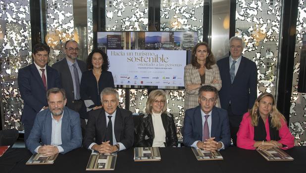 El gasto mundial de los turistas chinos e indios sumará 363.000 millones en 2020