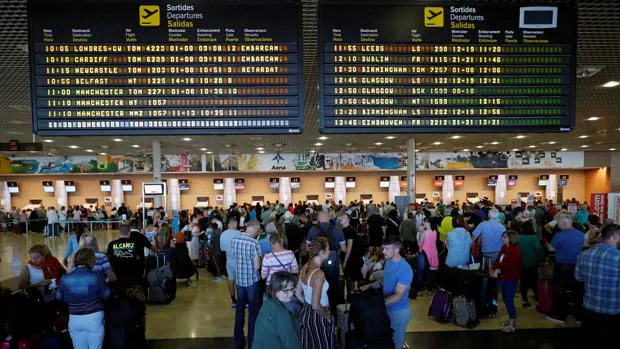 Reino Unido repatría desde España a 16.000 pasajeros y prevé otros 5.000 hoy