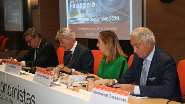 El Consejo de Economistas constata la ralentización y rebaja del 2,2% al 1,9% el crecimiento para este año