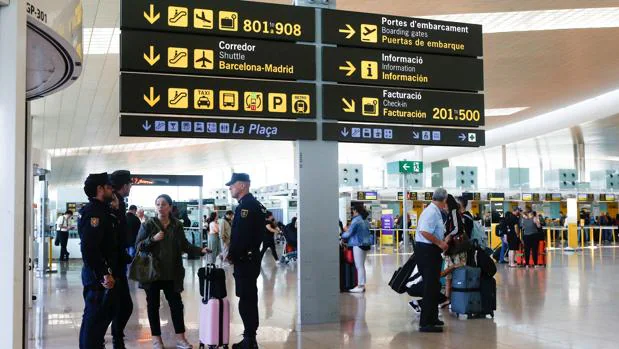 Iberia y Vueling cancelan decenas de vuelos en el Aeropuerto de Barcelona por la huelga de hoy