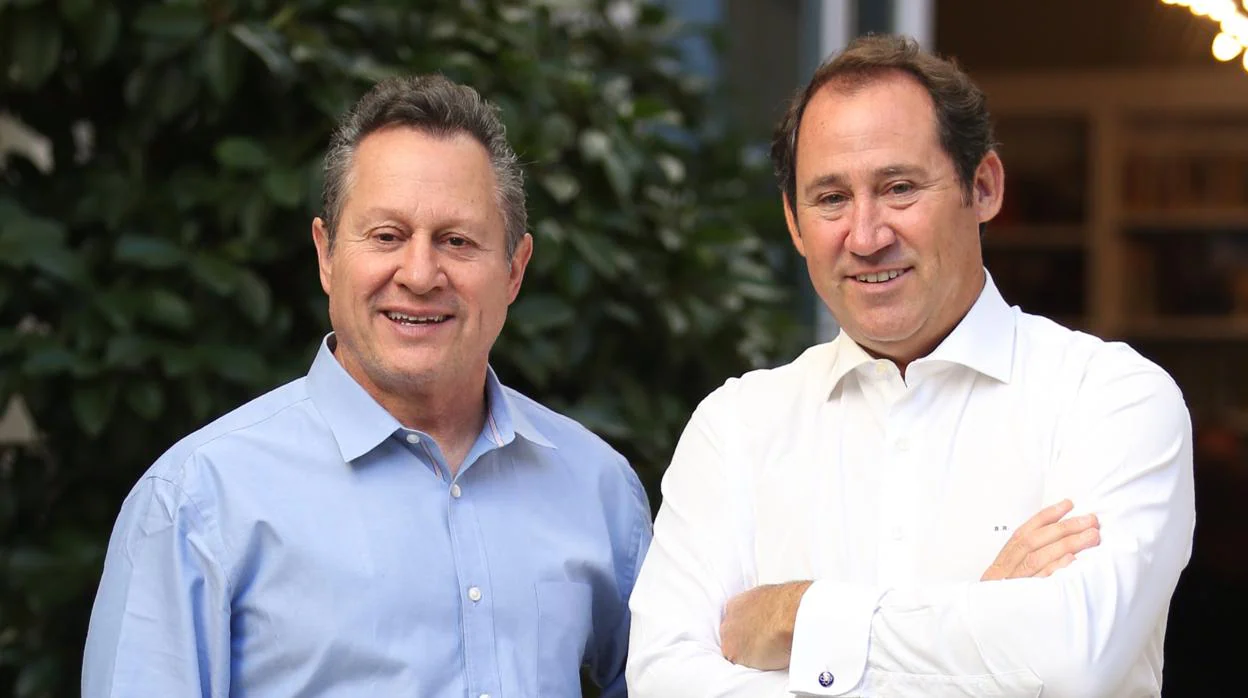 Gino Blefari, presidente de Berkshire Hathaway HomeServices, y Bruno Rabassa, CEOde Larvia