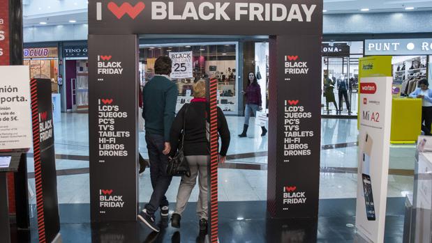 El «Black Friday» y el «Ciber Monday» generarán casi 1.200 empleos en Sevilla en comercio y logística