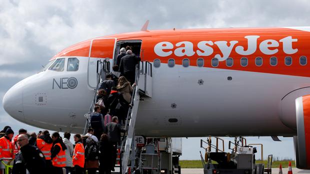 El beneficio neto de Easyjet cae un 2,5% durante los últimos 12 meses, aunque los ingresos crecen un 8,3%