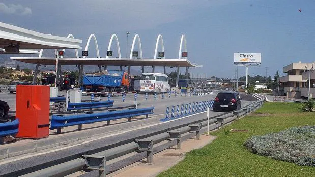 Ferrovial y Unicaja cierran la venta de la Autopista de la Costa del Sol al fondo Meridian
