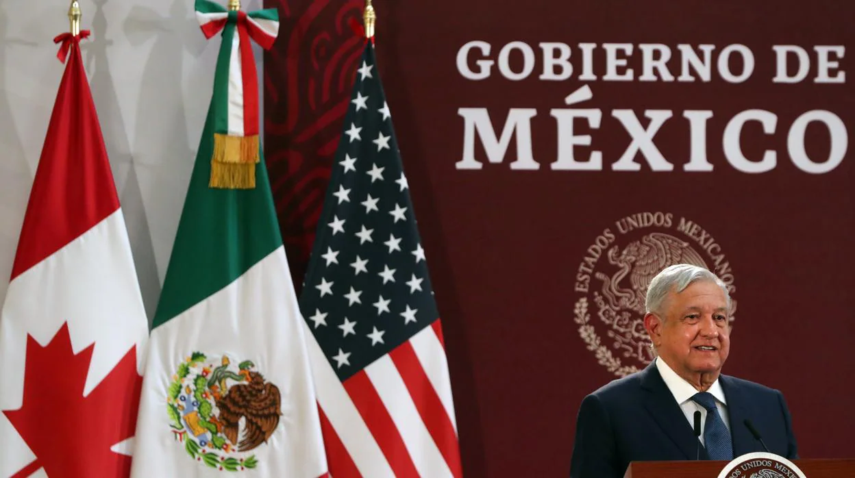 Una imagen de Andres Manuel López Obrador durante la rúbrica institucional del acuerdo