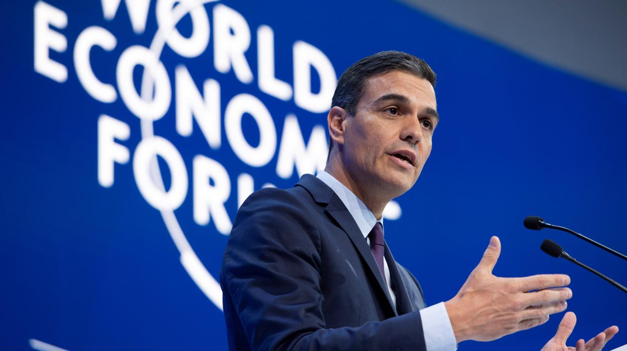 El presidente del Gobierno español, Pedro Sánchez, durante una sesión plenaria celebrada el 23 de enero del año pasado en el ámbito del 49ª Foro Económico Mundial de Davos (Suiza)