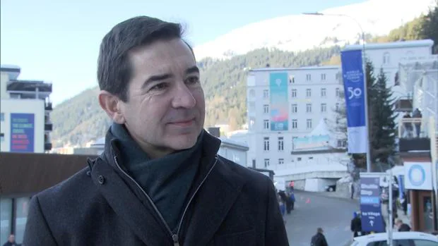 Carlos Torres (BBVA) destaca en Davos que en 2019 movilizaron 30.000 millones en financiación sostenible