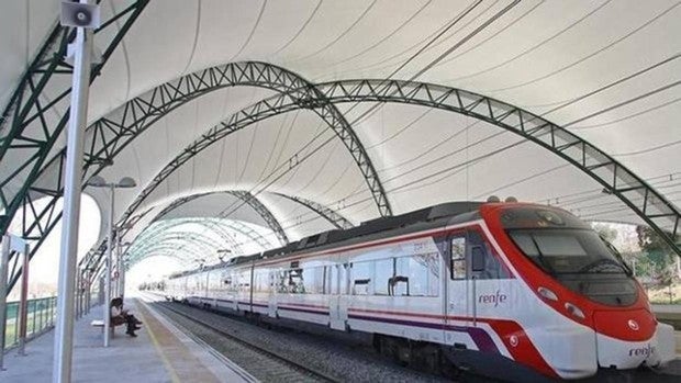 Renfe busca 2.500 empleados con sueldos de hasta 34.000 euros al año para su próxima renovación