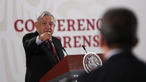 La economía mexicana cae un 0,1% en 2019, el primer año de López Obrador