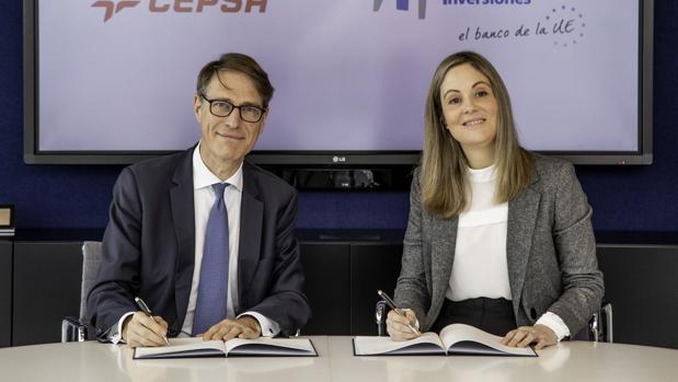 El BEI presta 60 millones a Cepsa para reducir emisiones en su planta de San Roque