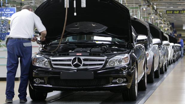 Daimler reduce su beneficio un 66,7%