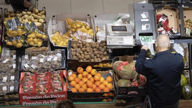 Las cuatro estrategias para que el consumidor pague más por menos en el supermercado