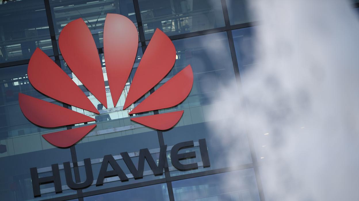 EE.UU. acusó a Huawei de trabajar en proyectos comerciales y tecnológicos en países sujetos a sus sanciones o a las de la ONU