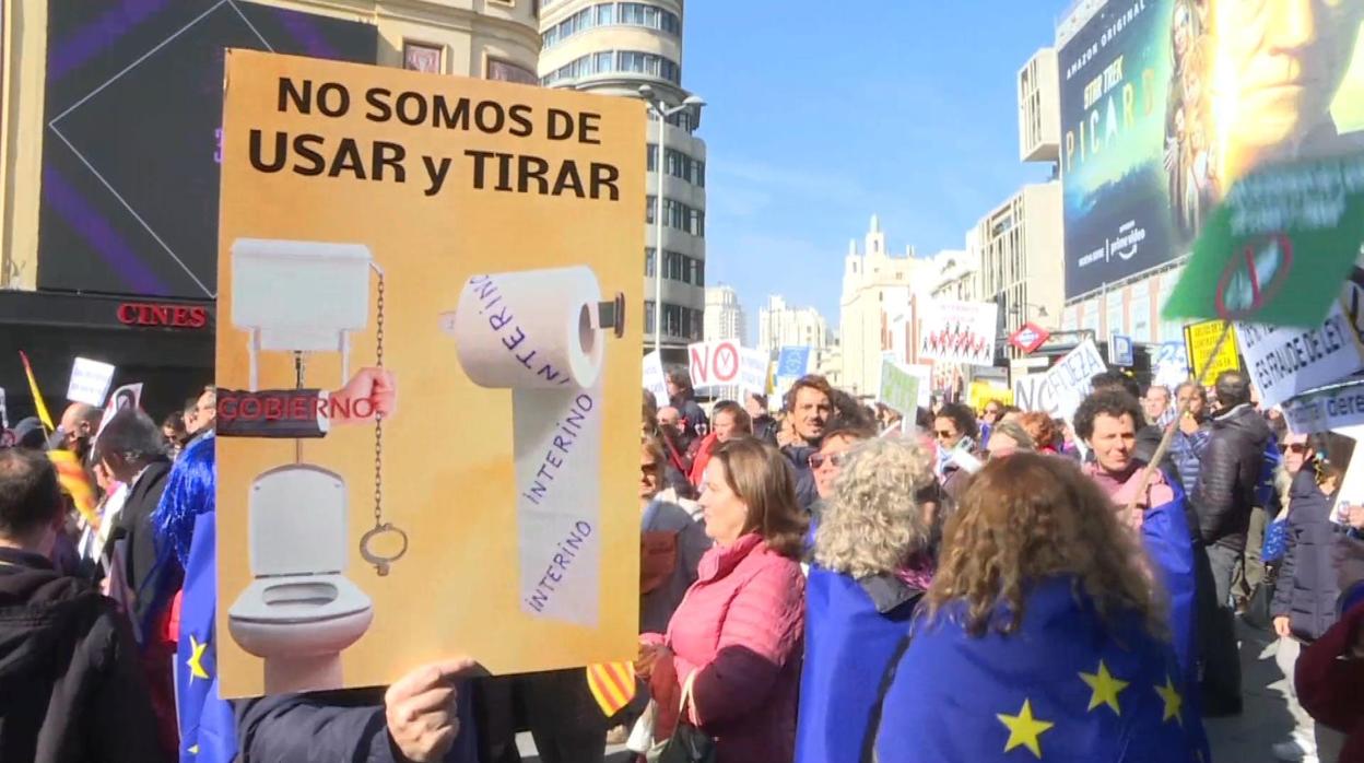 Cientos de personas se han manifestado hoy en la capital de España