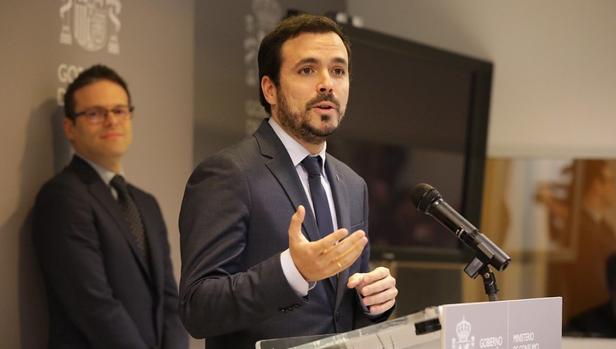 Garzón se defiende y asegura que la prohibición total de la publicidad del juego sería «imprudente»