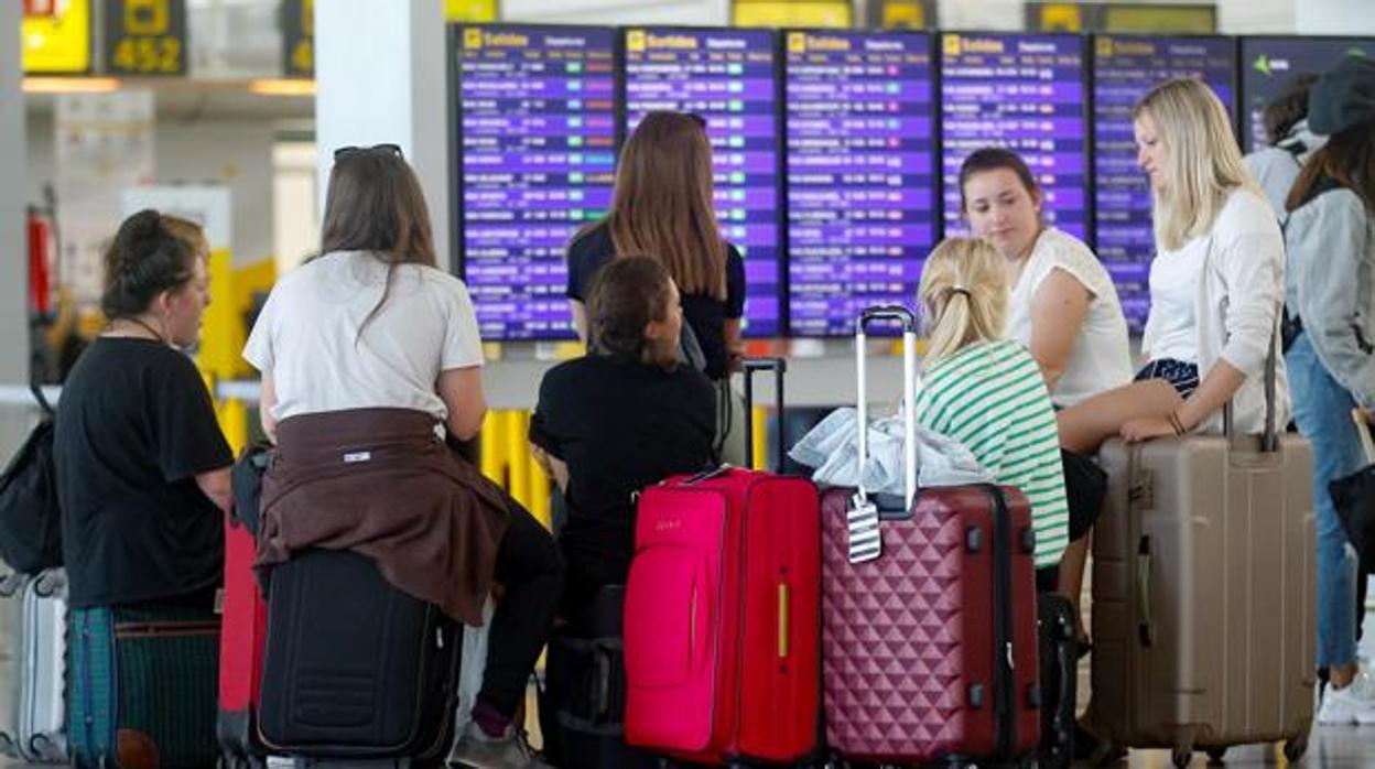 Las aerolíneas han cancelado miles de vuelos durante los últimos días