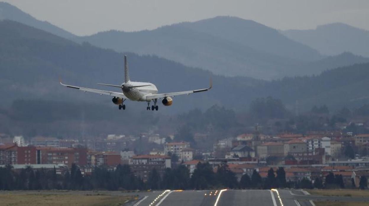 Una aerolínea indemnizará con 1.022 euros a un pasajero por un retraso de más de seis horas