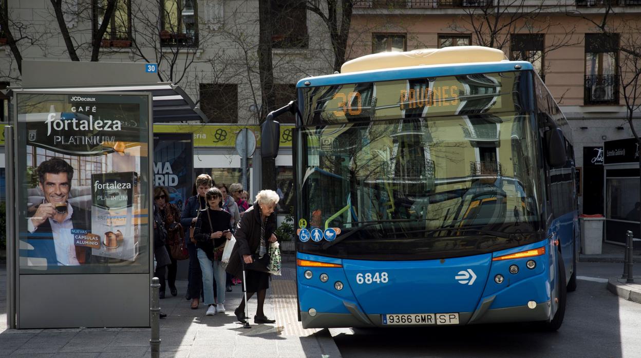 El transporte público se reduce un 50%, excepto Cercanías y transportes autonómicos y urbanos