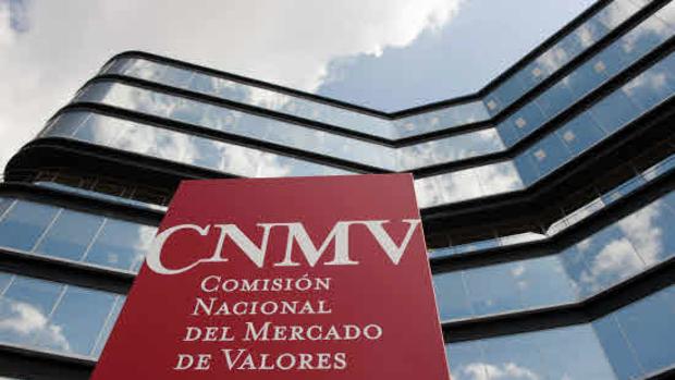 La CNMV prohíbe las posiciones cortas en la Bolsa después de que el Ibex haya perdido un 40% en 18 días