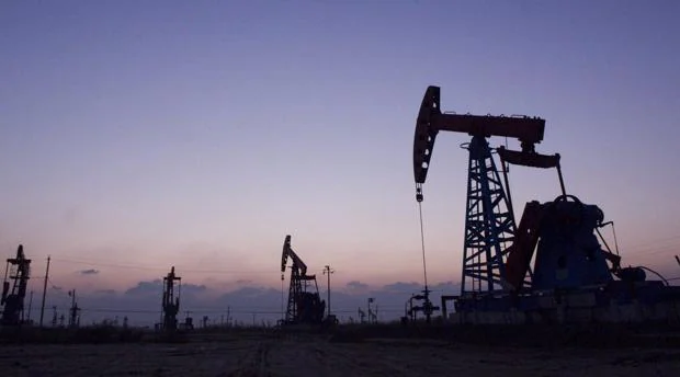 El bajo precio del petróleo agudiza en Rusia la crisis general y provoca un rifirrafe con Arabia Saudí