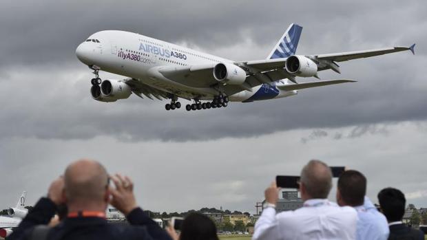 El CEO mundial de Airbus advierte de que están  «sangrando efectivo a una velocidad sin precedentes»