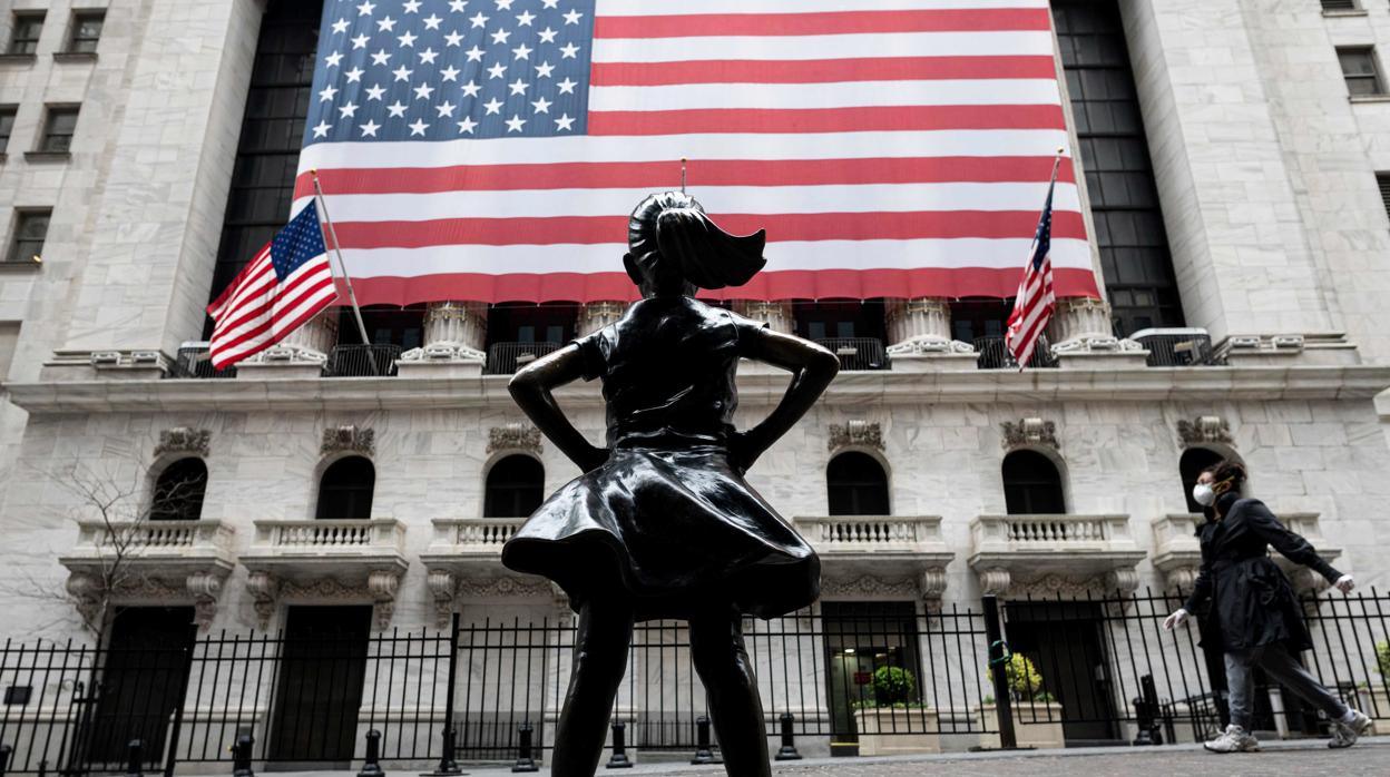 Estatua frente a Wall Street