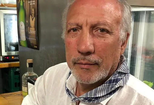 Anselmo Valdés, propietario del restaurante Decuchareo, de la capital andaluza