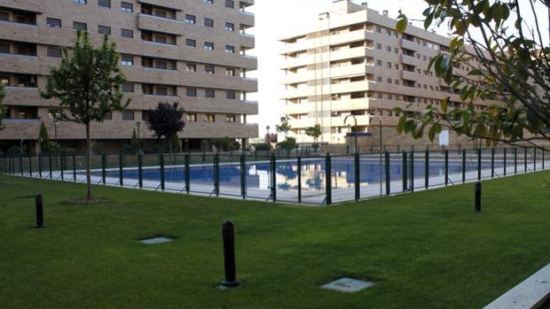 Los Administradores de fincas advierten de que la mayoría de comunidades no podrán abrir las piscinas