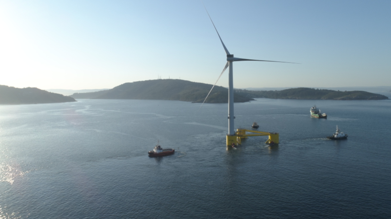 Traslado de la última plataforma desde Ferrol a Viana do Castelo, en Portugal