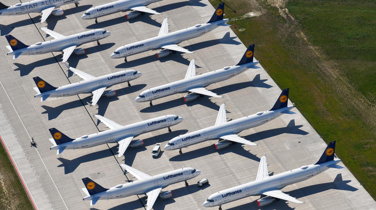 Una flota de aviones de Lufthansa en el aeropuerto de Berlín