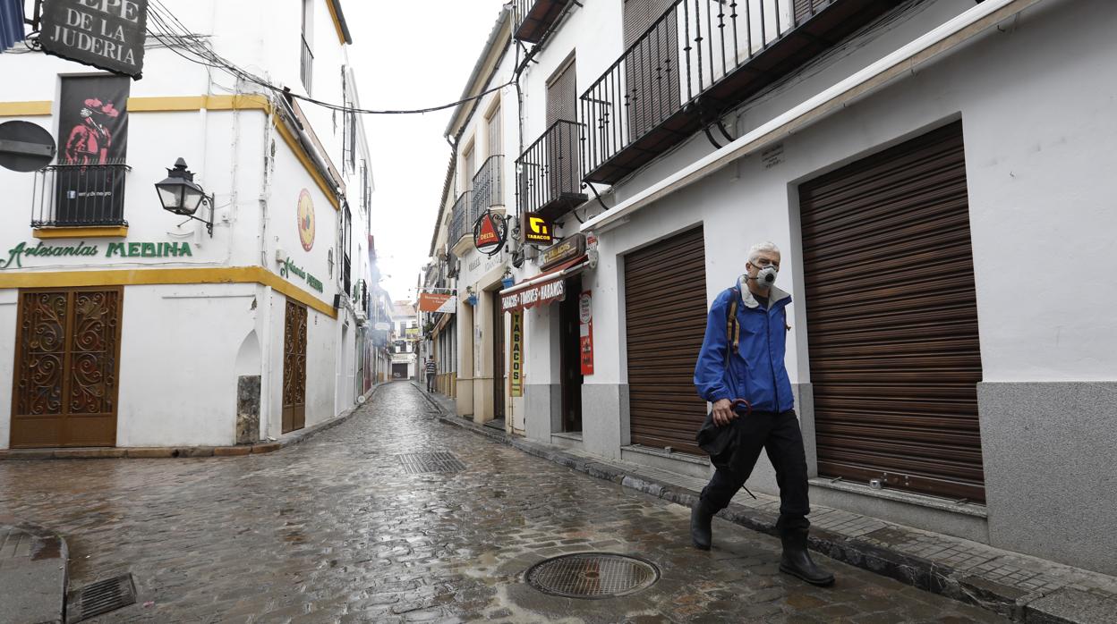 Locales cerrados durante el estado de alarma en una calle de Córdoba